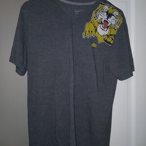 Nike Gray Men's Shirt with Tiger Graphic